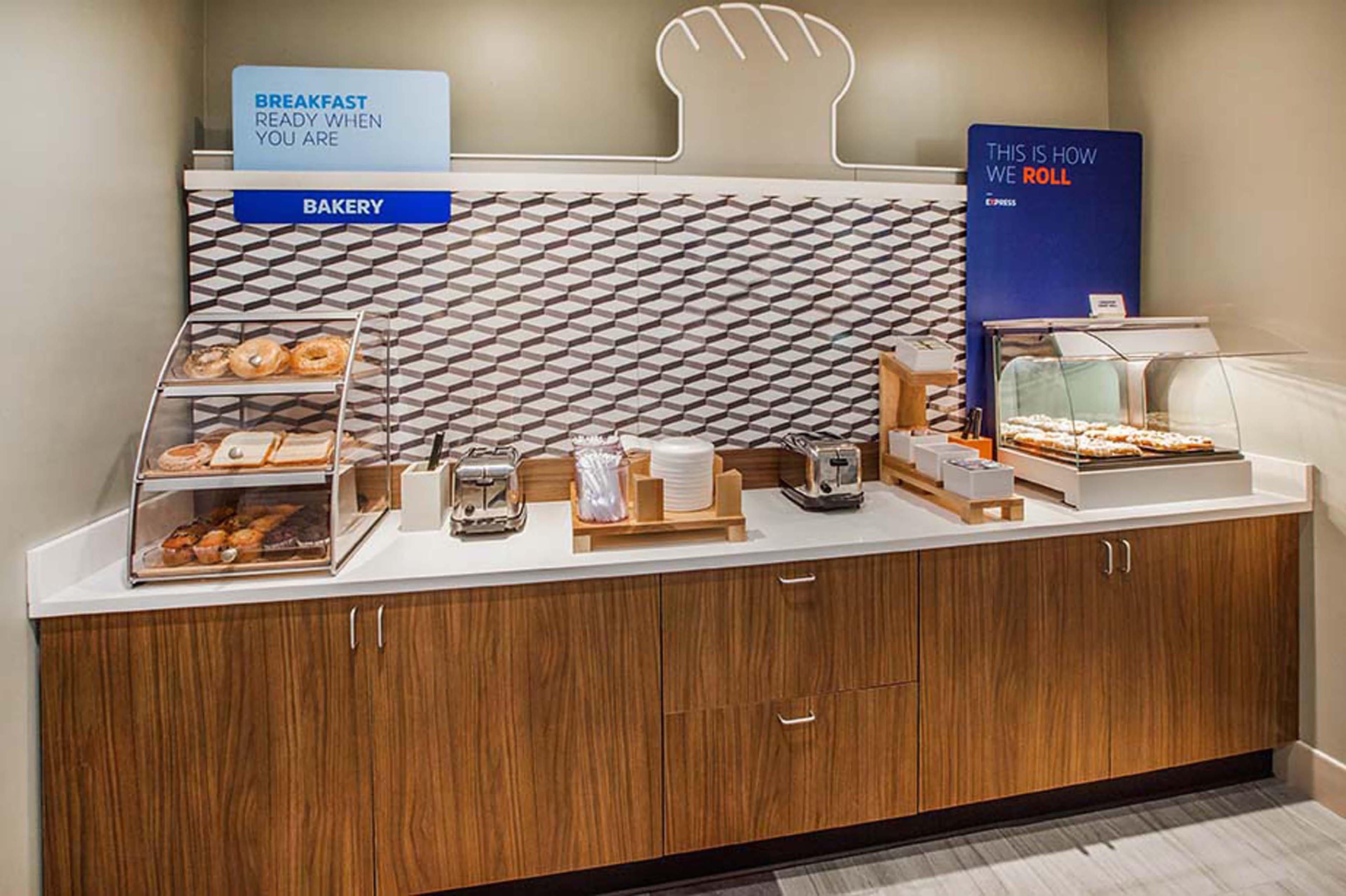 Holiday Inn Express Hotel & Suites Shawnee I-40 By Ihg Εξωτερικό φωτογραφία